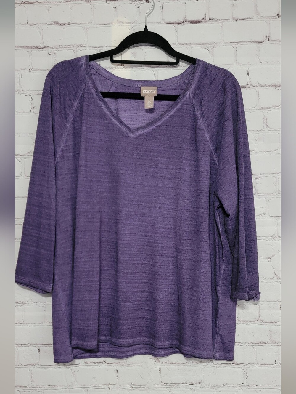 Chico's Purple V-Neck Lightweight Top Size 3(XL)